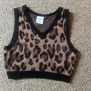 Leopard Print Sleeveless Sweater Vest